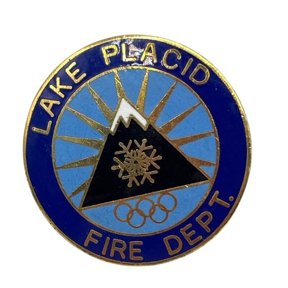 Vintage Lake Placid Fire Department Olympic Winter Games Enamel Pin Badge A536 - Picture 1 of 4